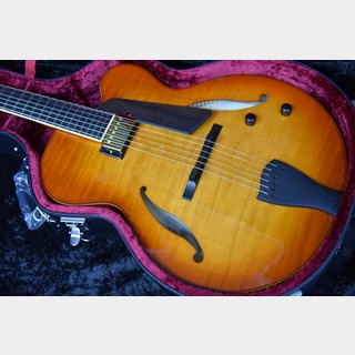 Sadowsky Jim Hall Model VLB Violin Burst ウエイト2.67キロ