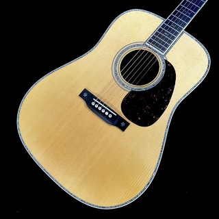 Martin D-42 Standard