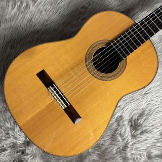 Edward B. Jones 1997年製　松/ローズウッド【USED】