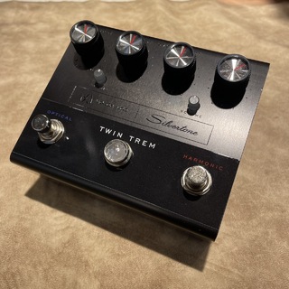 Jackson Audioより、TWIN TREMと1484 Twin Twelveのブラック