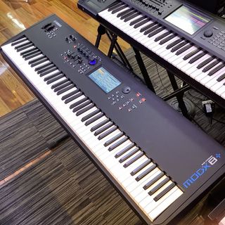 YAMAHA MODX8+【中古】