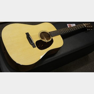 Martin D-18 Standard