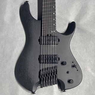 Ibanezより、スラント・フレットを採用した黒く精悍なヘッドレス