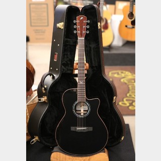 MORRIS S101-Black Eddition- ハードケース付 Morrisからエレアコギター「S-101 III Black Edition」が発売。