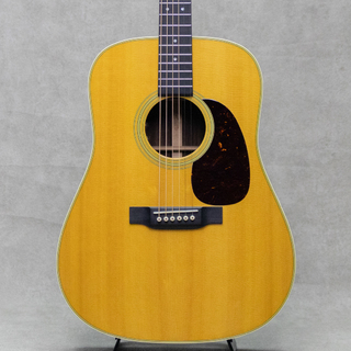 Martin D-28 Standard w/L.R.Baggs Element VTC 