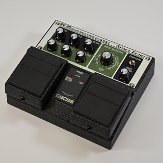 ギター BOSS RE-20 Space Echo 伝説のテープ・エコーをシミュレートしたギター用エフェクター BOSS RE-20