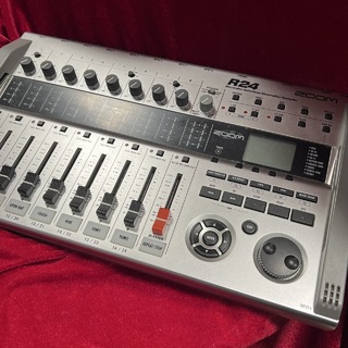 ZOOM R24