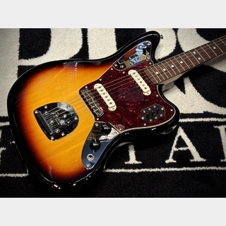 Fender Made in Japan Traditional 60s Jaguar -3-Color Sunburst-