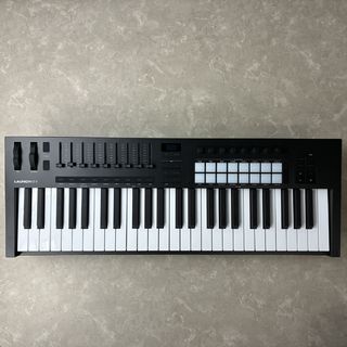 Novation Launchkey 49 Mk4