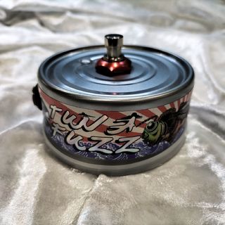大漁だけど数量限定だゾォ～！ あのツナ缶ファズの日本限定モデル