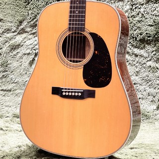 Martin D-28 Standard #2884760 【王道/スタンダード】【整然たる美しい木目】-当店限定特典付き-