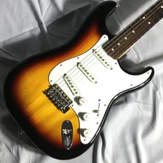 FenderMade in Japan Traditional Late 60s Stratocaster Rosewood Fingerboard 3-Color Sunburst エレキギター