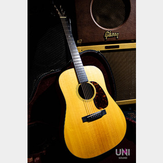 Martin D-18V / 2011