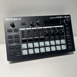 Roland MC-101