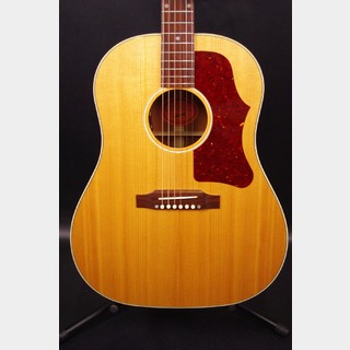 カネコアヤノの1965年製 ギブソン J-50｜AGM GUITAR GRAPH -Volume 96