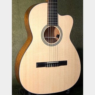 君島大空×Martin／000C12-16E Nylon｜部屋に置いておきたい