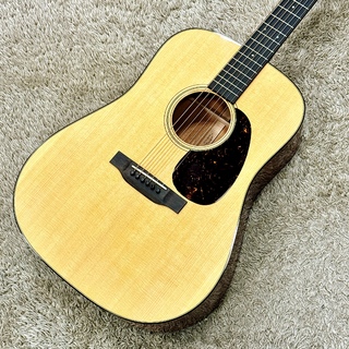Martin D-18 Standard