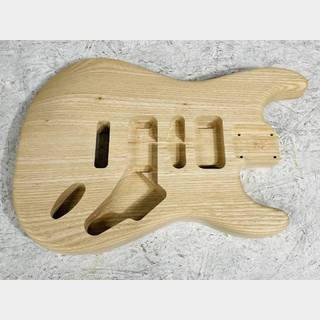 メーカー不明 ストラトキャスターボディー