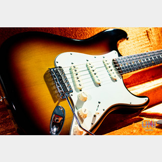 Fender American Vintage II 1961 Stratocaster 3-Color Sunburst / 2023