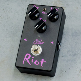 Suhr Riot Black Edition【John Suhr流のアンプライクな歪み】