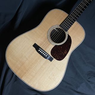 Martin D-28 Modern Deluxe