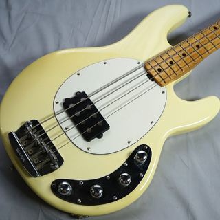 MUSIC MAN StingRay4　3 EQ H String Through Body