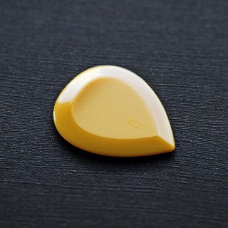 ROMBO Jade Pick-2.3 mm -honey yellow