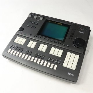 YAMAHA QY700 【梅田店】