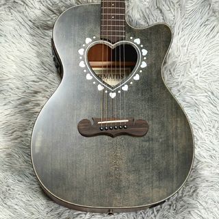 Zemaitisが、エレアコ“CAF-90H”の新色“グロス・ホワイト”と“グロス