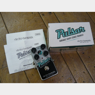 Electro-Harmonix Nano Pulsar VARIABLE SHAPE STEREO TREMOLO