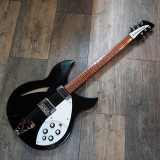 Rickenbacker330 Jetglo