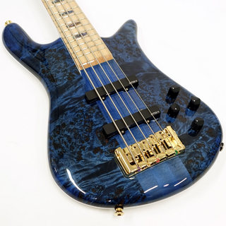 スペクターより、希少材やラッカー塗装を採用した日本限定カラーの