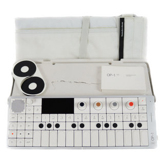 Teenage Engineering 【中古】 ポータブルシンセサイザー ティーンネイジエンジニアリング TEENAGE ENGINEERING OP-1 Field