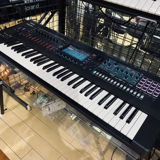 Roland【展示1台限り！】FANTOM-6 61鍵盤 EXへのアップデート可能！