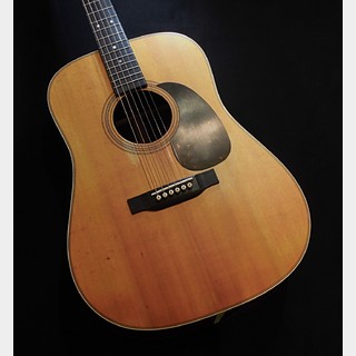 Martin D-28 Street Legend