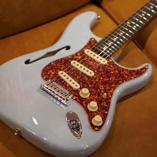 FenderLimited Edition American Professional II Stratocaster Thinline, Transparent Daphne Blue