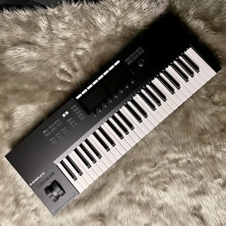 NATIVE INSTRUMENTS Komplete Kontrol S49 MK2 展示機　※付属ソフトなし