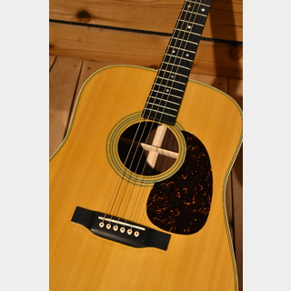 Martin D-28【2022年製 美品中古】