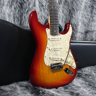 Fender American Deluxe Ash Stratocaster Aged Cherry Sunburst