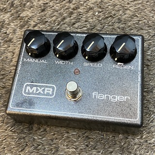 MXR M117R FLANGER