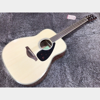 YAMAHA FG820 NT (ナチュラル) 【トップ単板】【サイド&バック マホガニー】【定番ビギナー向けアコギ】