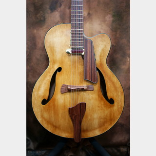 Marusya Guitars ArchtopGuitar Spruce/Walnut