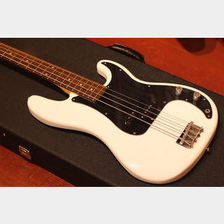 Squier by Fender Affinity Series Precision Bass 2011