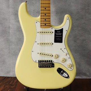 FenderVintera II 70s Stratocaster Maple Fingerboard Vintage White   【梅田店】