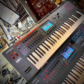 Roland 【現物画像】FANTOM-06 61鍵シンセサイザー 店頭品1台限りの特価品！