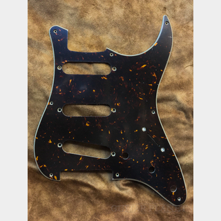 Fender Classic 50s Stratocaster Pickguard 8-Hole -4Ply Mint Tortoise shell-【フェンダー純正ピックガード】