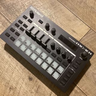 Roland MC-101 GROOVEBOX