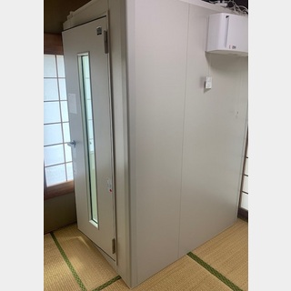 YAMAHA 【九州・中四国限定】YAMAHA 【中古防音室】AMDB08H1R【現行モデル】「0.8畳　Dr-35　標準壁」【配送組立料