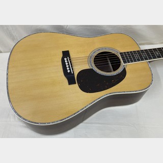 Martin D-41 Standard