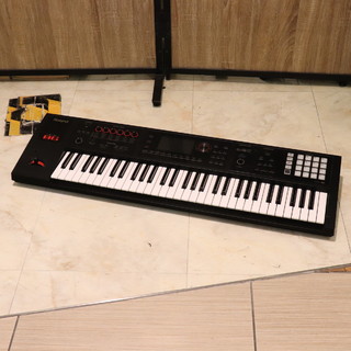 Roland FA-06 Music Workstation 【梅田店】